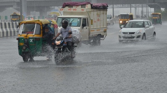 भारी बारिश