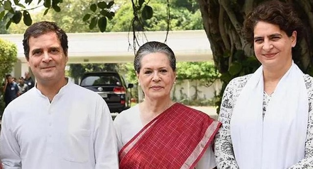 Sonia Gandhi with Rahul & Priyanka