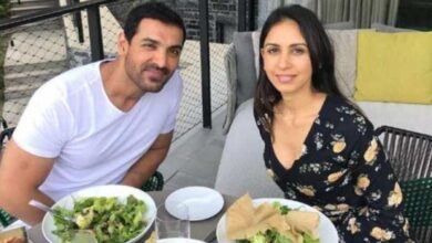 जॉन अब्राहम प्रिया रुंचाल