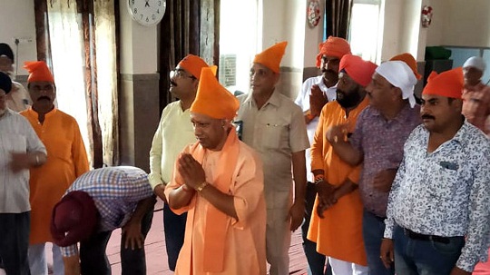 योगी ने मोहद्दीपुर गुरुद्वारे में टेका मथा