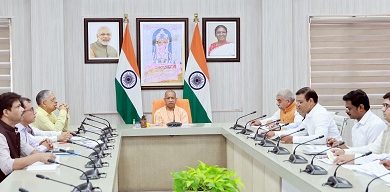 मुख्यमंत्री ने हथकरघा विभाग के कार्यों की समीक्षा की